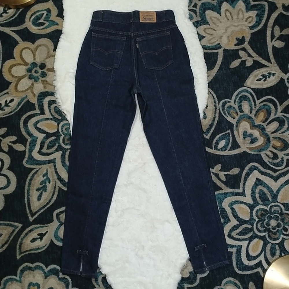 Rare vintage Levi's high rise tapered leg dark wash jeans - Picture 5 of 15